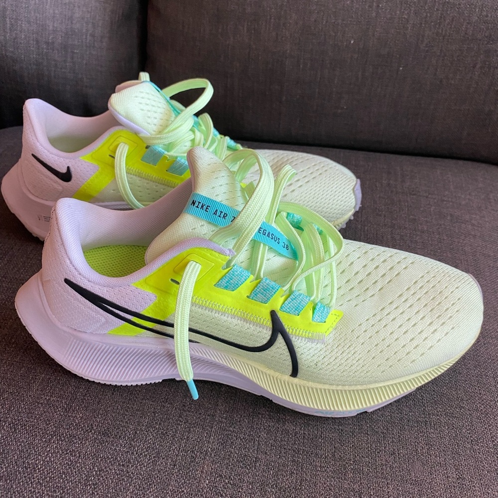 Women’s Nike Air Zoom Pegasus 38 - Great Condition- Size 7.5
